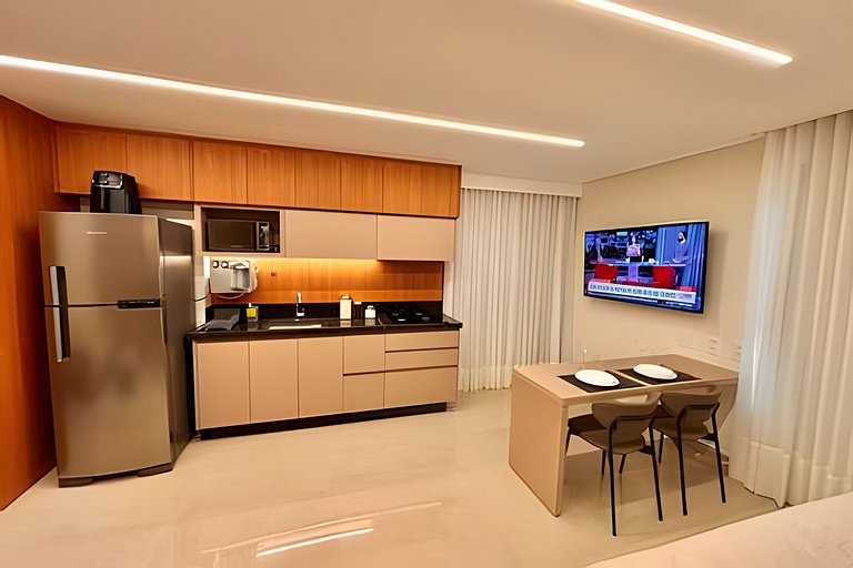 RTM12 - Studio Cama SuperKing Cozinha Completa e Varanda