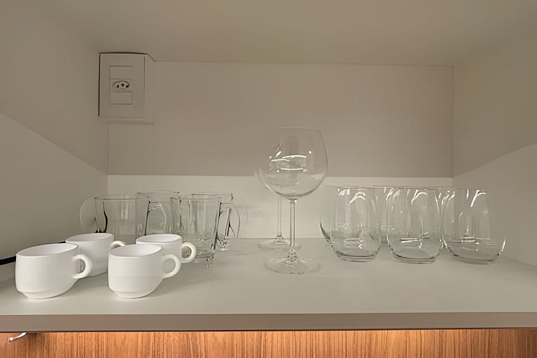 RTM12 - Studio Cama SuperKing Cozinha Completa e Varanda