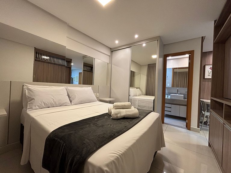 LUX26 - Flat Próx Órion Cozinha Completa com Varanda