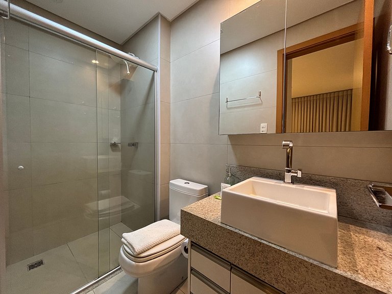 LUX26 - Flat Próx Órion Cozinha Completa com Varanda