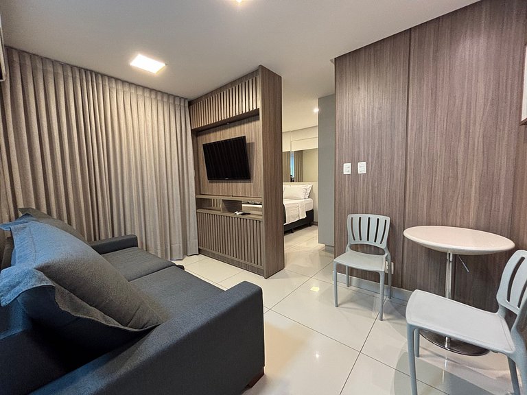 LUX26 - Flat Próx Órion Cozinha Completa com Varanda