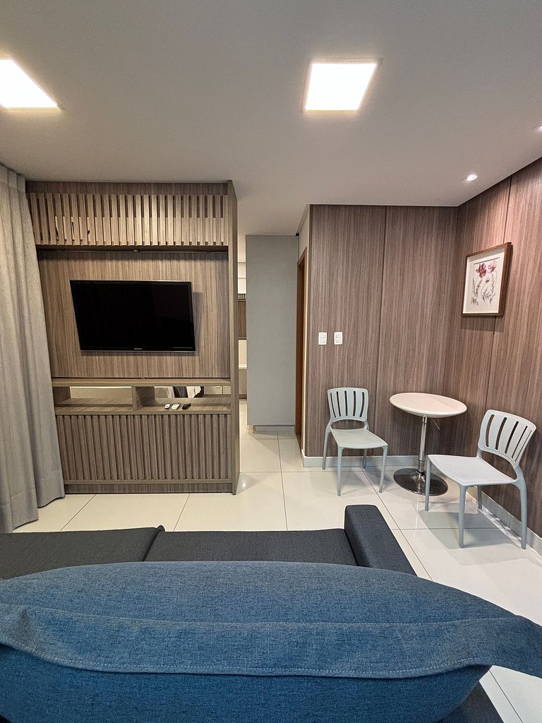 LUX26 - Flat Próx Órion Cozinha Completa com Varanda