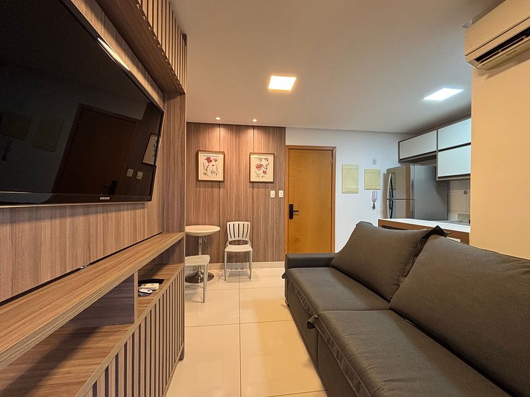 LUX26 - Flat Próx Órion Cozinha Completa com Varanda