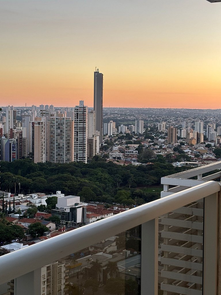 LUX26 - Flat Próx Órion Cozinha Completa com Varanda