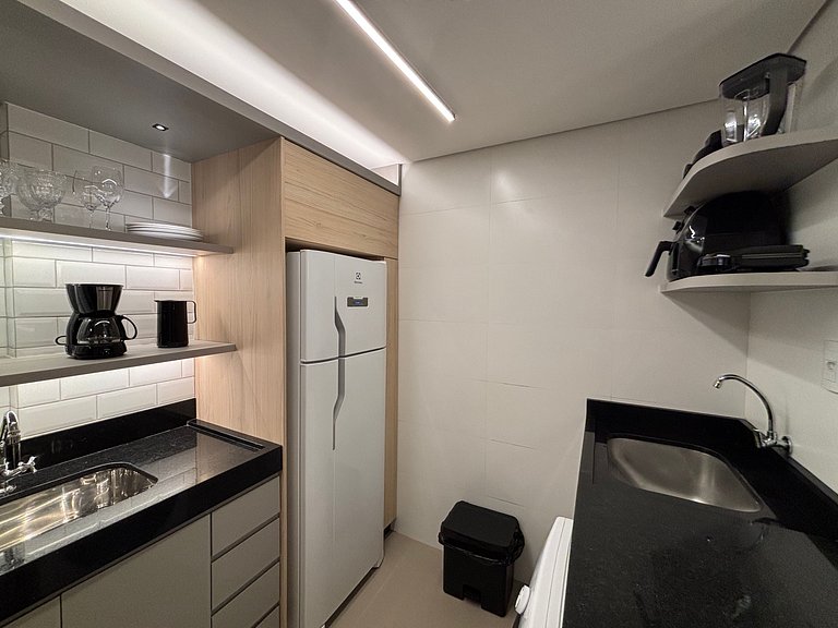 Flat Cama Superking Garagem Cozinha Completa - QSH35