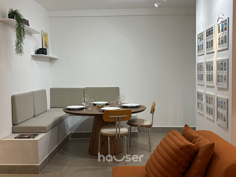 IDV80 - 2Q Garagem Ar-condicionado Total com Varanda